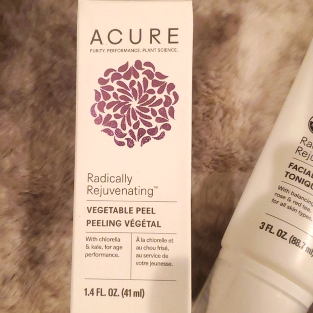 ACURE Facial Toner & Radically Rejuvenating Vegetable Peel - Picture 2 of 5